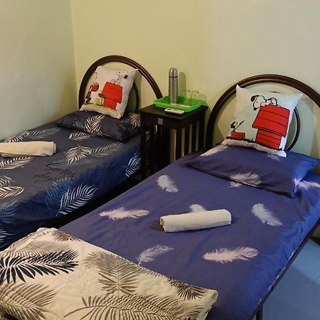 Snoopy Homestay Two Bedroom บาตู ปาฮัท ภายนอก รูปภาพ