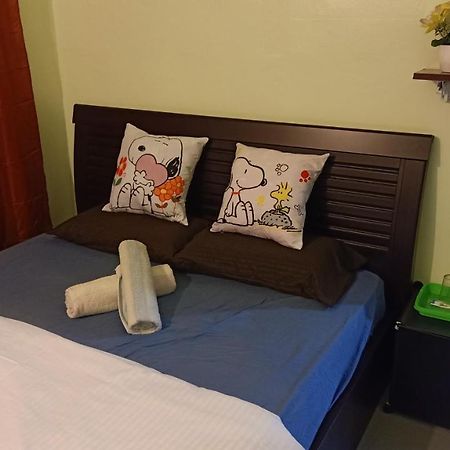 Snoopy Homestay Two Bedroom บาตู ปาฮัท ภายนอก รูปภาพ