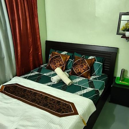 Snoopy Homestay Two Bedroom บาตู ปาฮัท ภายนอก รูปภาพ