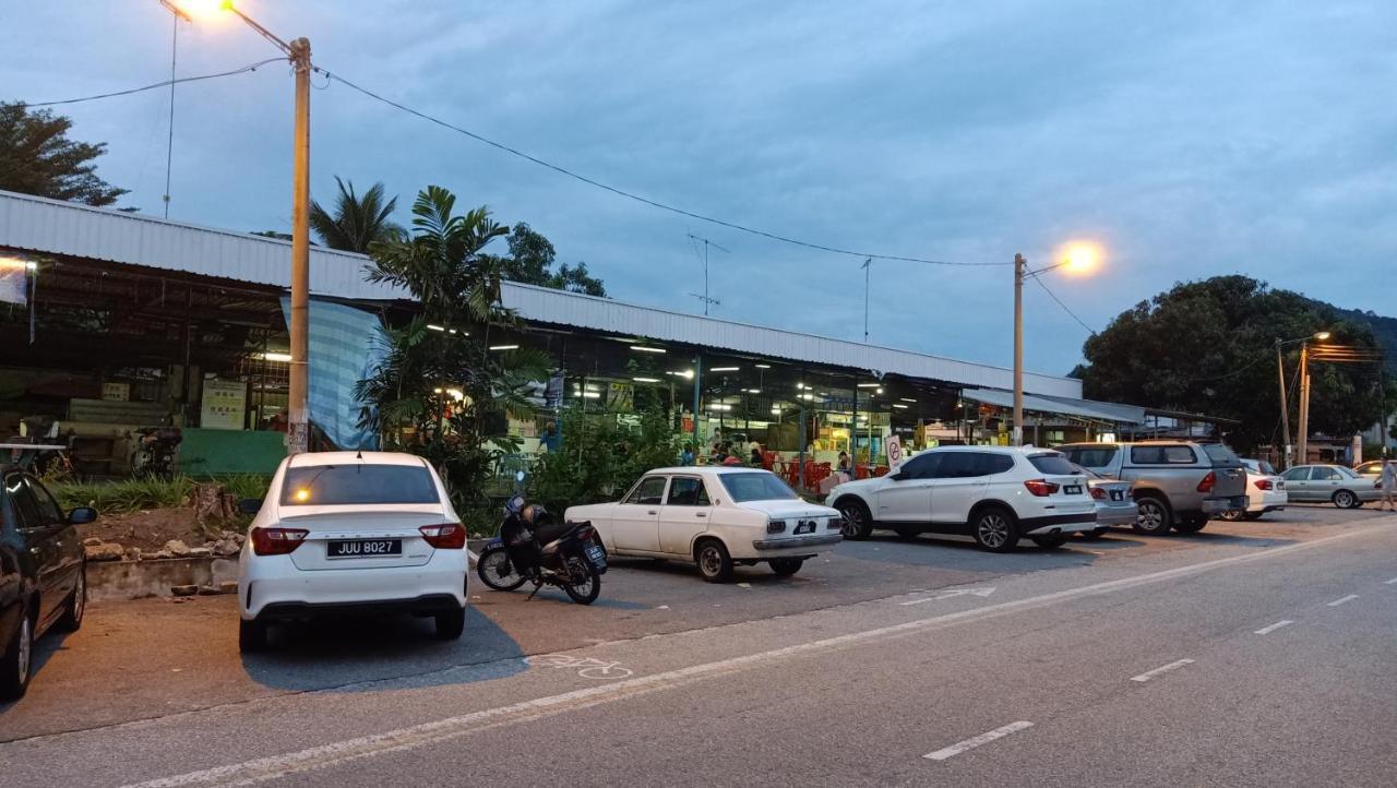 Snoopy Homestay Two Bedroom บาตู ปาฮัท ภายนอก รูปภาพ