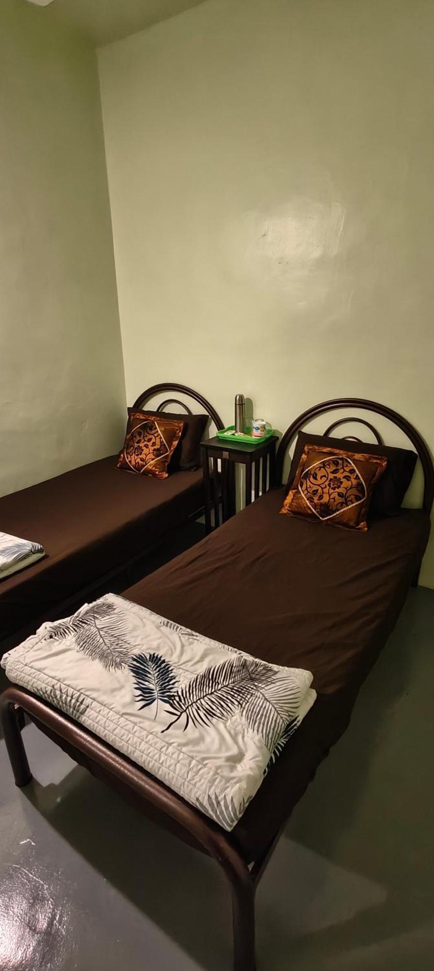 Snoopy Homestay Two Bedroom บาตู ปาฮัท ภายนอก รูปภาพ
